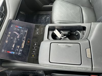 2025 INFINITI QX80 - Photo 21