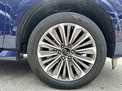 2025 INFINITI QX80 - Photo 18