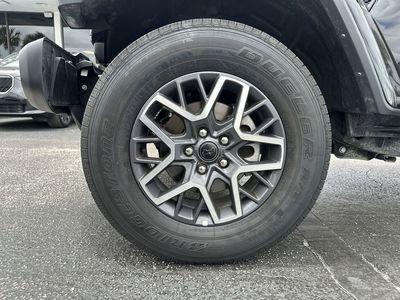2025 Jeep Wrangler - Photo 18