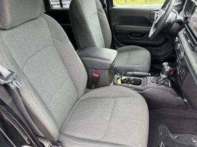 2025 Jeep Wrangler - Photo 24