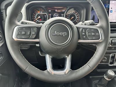 2025 Jeep Wrangler - Photo 11