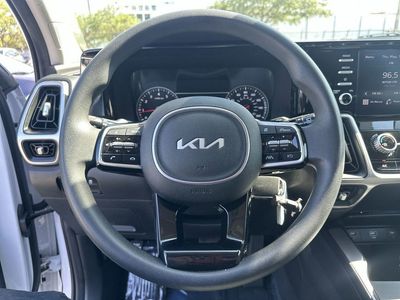 2023 Kia Sorento — photo 11 view