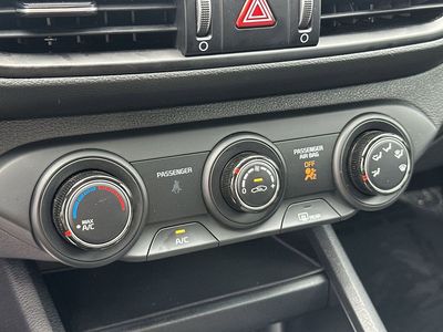 2024 Kia Forte - Photo 16