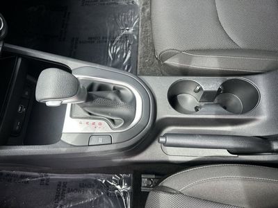 2024 Kia Forte - Photo 21
