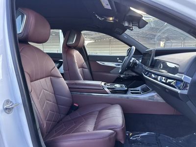 2025 BMW 7 Series - Photo 25