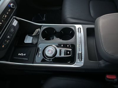 2026 Kia Carnival Hybrid - Photo 23