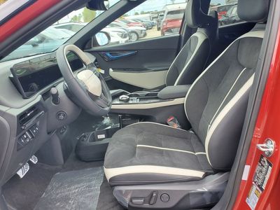 2025 Ki00 EV6 — photo 12 view