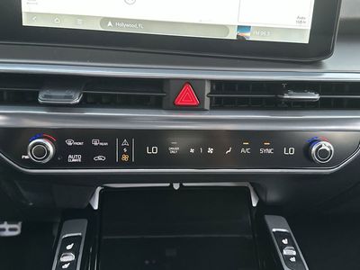 2026 Kia Sorento Hybrid - Photo 19