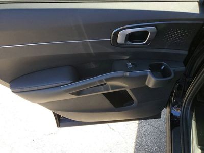 2025 Kia Sorento - Photo 16
