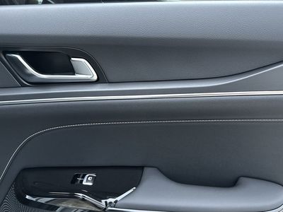 2026 Kia K5 - Photo 33