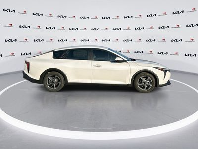 2026 Kia K4 — photo 9 view
