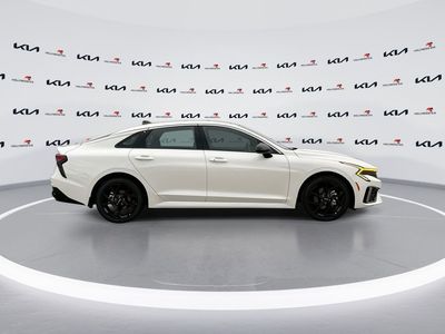 2026 Kia K5 - Photo 9