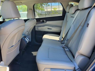 2025 Kia Sorento - Photo 8