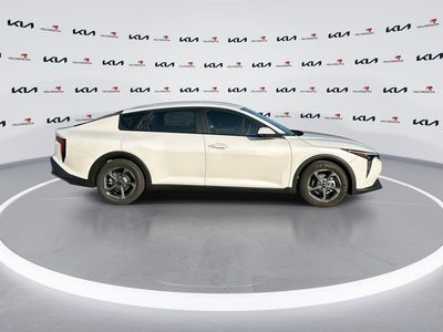 2026 Kia K4 - Photo 9