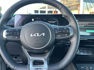 2026 Kia K5 - Photo 12