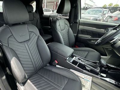 2025 Kia Sorento - Photo 28