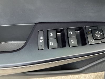 2025 Kia EV6 - Photo 17