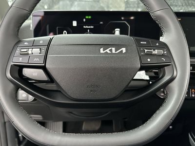 2025 Kia EV6 - Photo 13