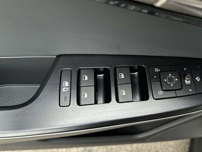 2025 Kia EV6 - Photo 17