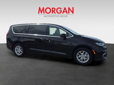 2024 Chrysler Pacifica - Photo 2