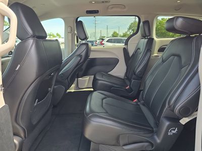 2024 Chrysler Pacifica - Photo 13