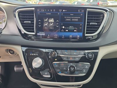 2024 Chrysler Pacifica - Photo 17