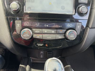 2017 Nissan Rogue - Photo 16