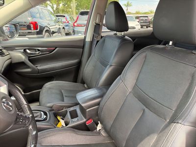 2017 Nissan Rogue - Photo 11