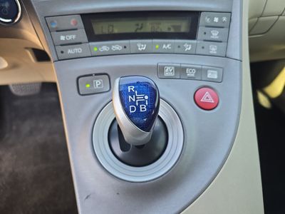 2015 Toyota Prius - Photo 19