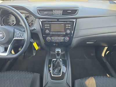 2017 Nissan Rogue - Photo 11