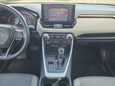 2019 Toyota RAV4 - Photo 11