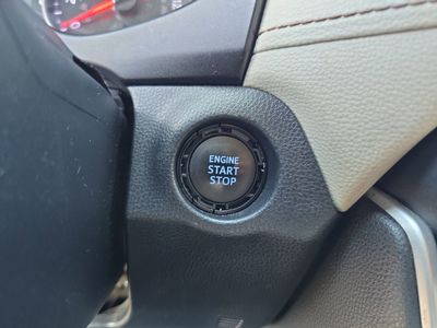 2019 Toyota RAV4 - Photo 24