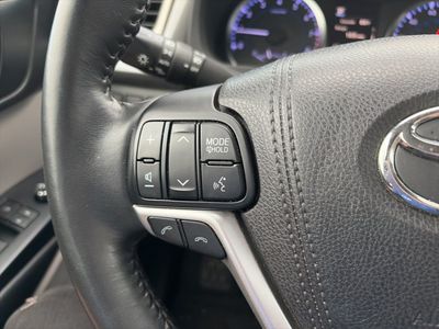 2018 Toyota Highlander - Photo 17