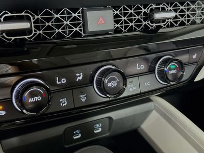 2026 Honda Accord Hybrid - Photo 13