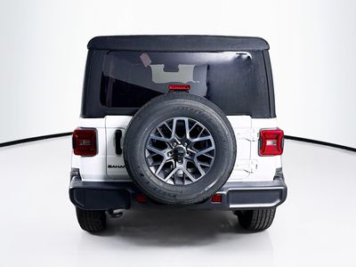 2025 Jeep Wrangler - Photo 27