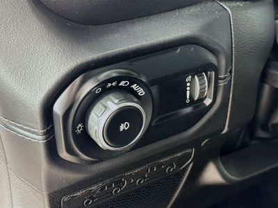 2025 Jeep Wrangler - Photo 8