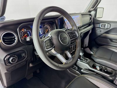2025 Jeep Wrangler - Photo 7