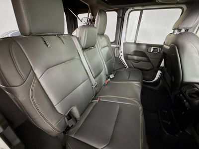 2025 Jeep Wrangler - Photo 30