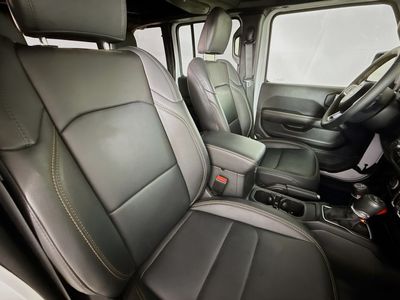 2025 Jeep Wrangler - Photo 31