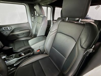 2025 Jeep Wrangler - Photo 22