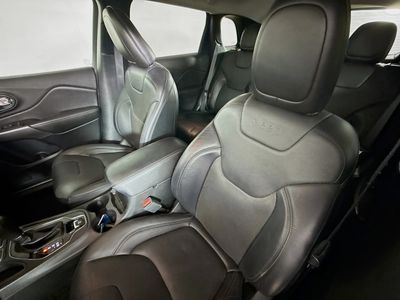 2020 Jeep Cherokee - Photo 22