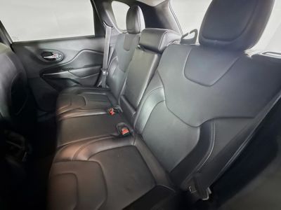 2020 Jeep Cherokee - Photo 25