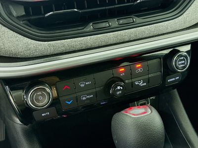 2023 Jeep Compass - Photo 14