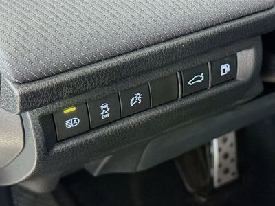 2025 Toyota Camry - Photo 8