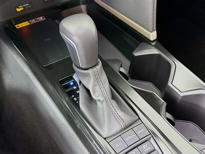 2025 Toyota Camry - Photo 17