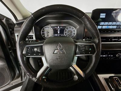 2022 Mitsubishi Outlander - Photo 9