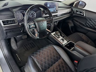 2022 Mitsubishi Outlander - Photo 7