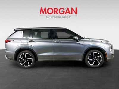 2022 Mitsubishi Outlander - Photo 2