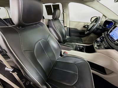 2023 Chrysler Pacifica - Photo 35