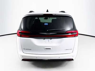 2023 Chrysler Pacifica - Photo 30